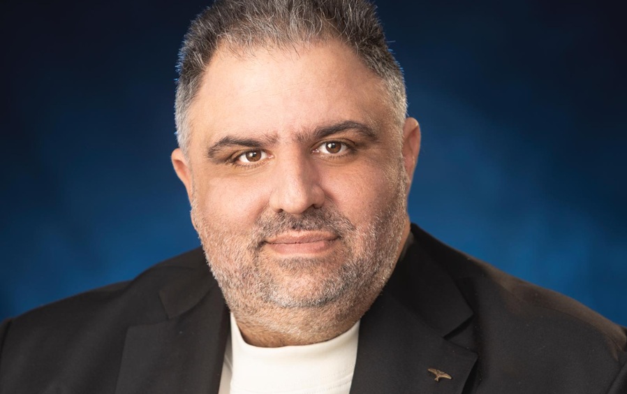 Eyal Ostrinsky. Photograph by: Kopitchinski Studio. 