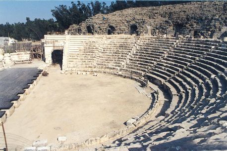 Archaeological excavations at Beit Shean. KKL-JNF Photo Archive