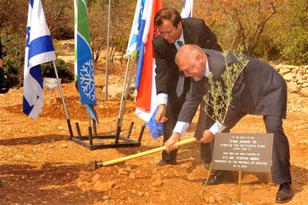 Croatian president at the Grove. Photo: KKL-JNF Photos Archive