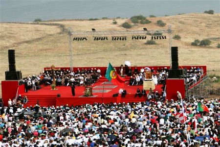 Mass with the Pope in Korazim, 2009. Photo: KKL-JNF Photo Archive

