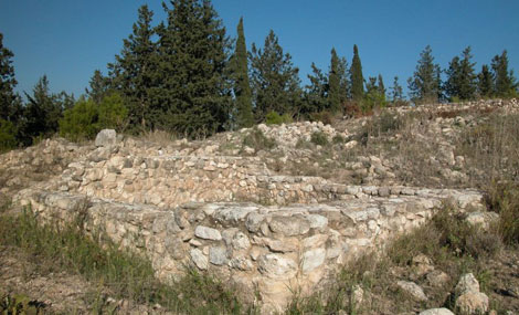 Phoenician fortress at Horvat Rosh Zayit. Photo: Yaakov Skolnik, KKL-JNF Photo Archive.
