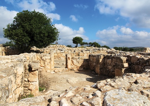 The village center at the Etri Ruins