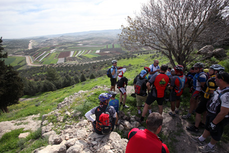 Cyclists enjoy the view in Adulam-France Park. Photo: Yossi Zamir, KKL-JNF Photo Archive