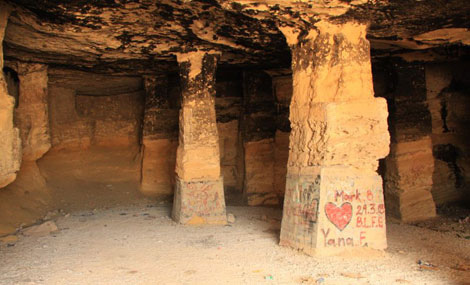Al-Jarir cave. Photo: Yaakov Shkolnik