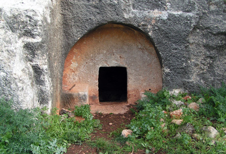 Ancient tomb. Photo: KKL-JNF Archive
