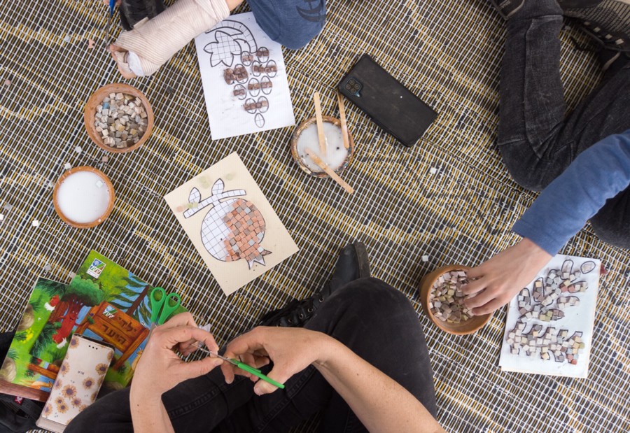 Children creating mosaics. Photo: Yoni Sheffer, KKL-JNF