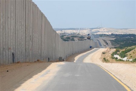 KKL-JNF security road on Gaza's periphery. Photo: KKL-JNF Archive