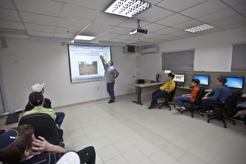 Computer lab. KKL-JNF Photo Archive